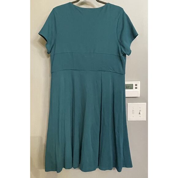 Torrid 2 Teal Fit and Flare Dress Rayon Blend Womens Sz‎ 2 NWT - Picture 4 of 13